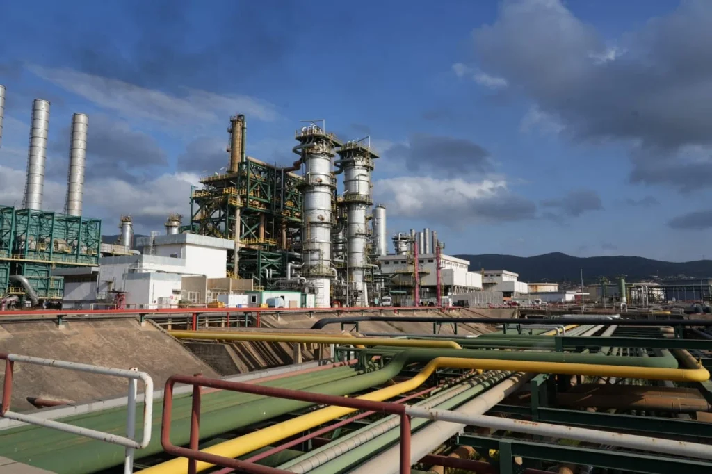 Raffinage et hydrocarbures : Investissements mal orientés et projets en panne