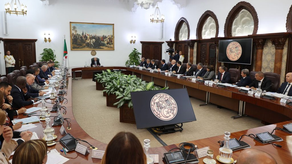 Tebboune à son nouveau gouvernement : « L’Algérie se construit par une gestion intelligente»