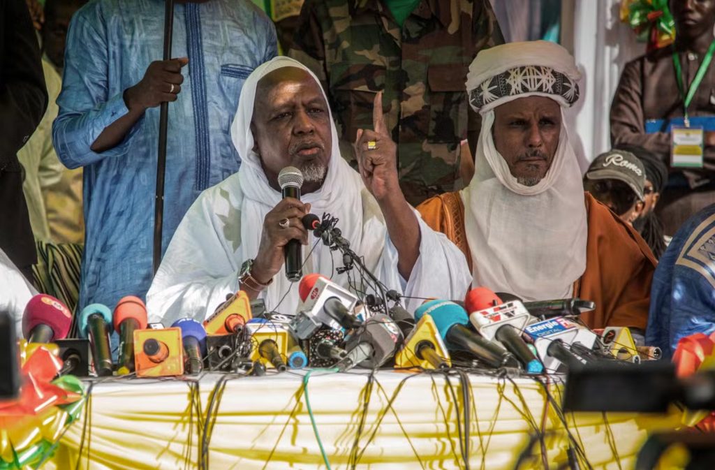 Ils réclament l’imam Dicko a prendre la tête de la période de transition : Des opposants appellent Goita à démissionner