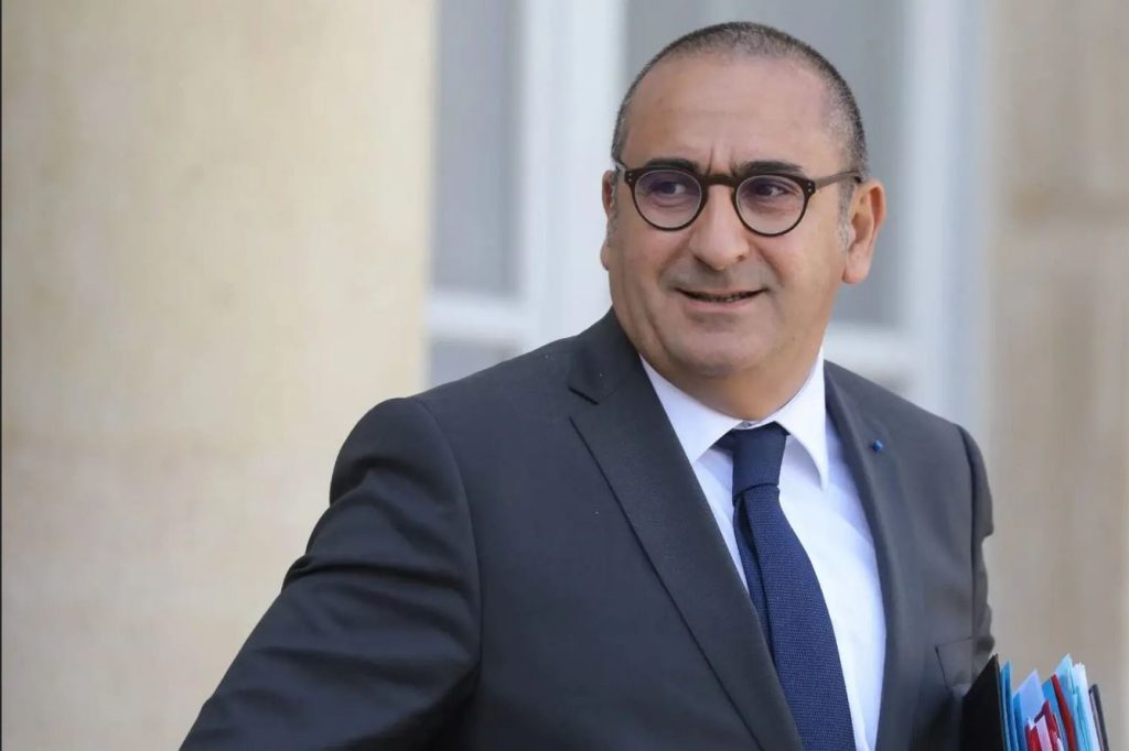 Les cartes maîtresses ne sont plus entre ses mains : Pourquoi la France a tant besoin de se réconcilier avec l’Algérie ?