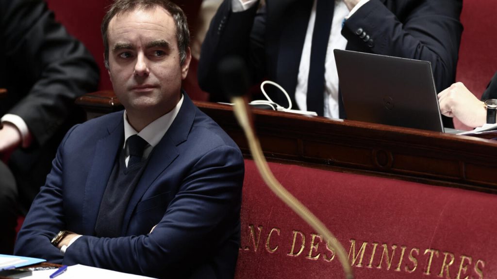 Sebastien Lecornu à propos de l’accord de 68 : «Il faut que la renégociation démarre le plus vite possible»