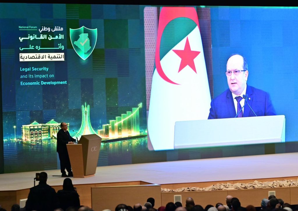 Le Premier ministre met en avant la vision «éclairée du président de la République pour l’instauration d’un environnement juridique sûr et stable»