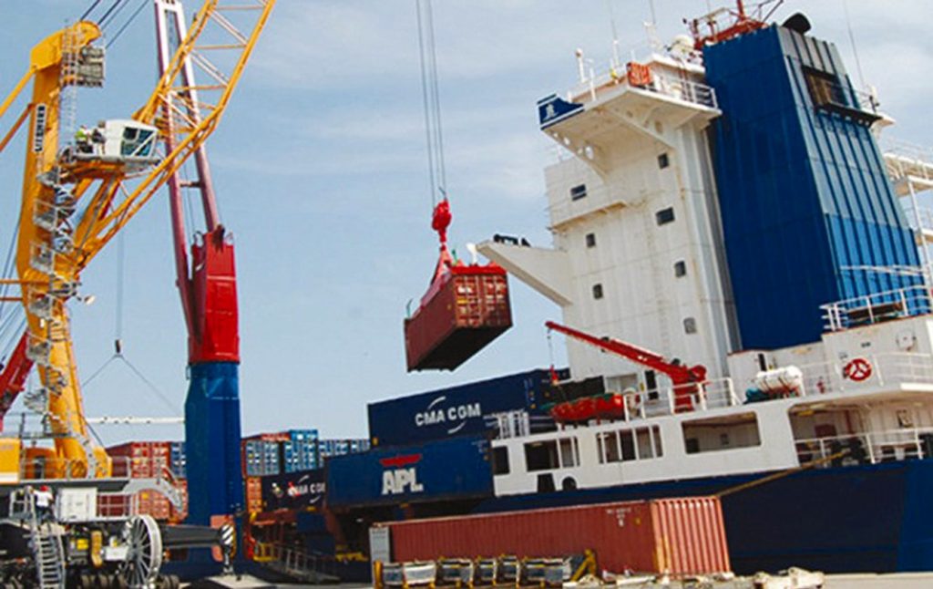 Les sénateurs insistent : Renforcer les exportations hors hydrocarbures