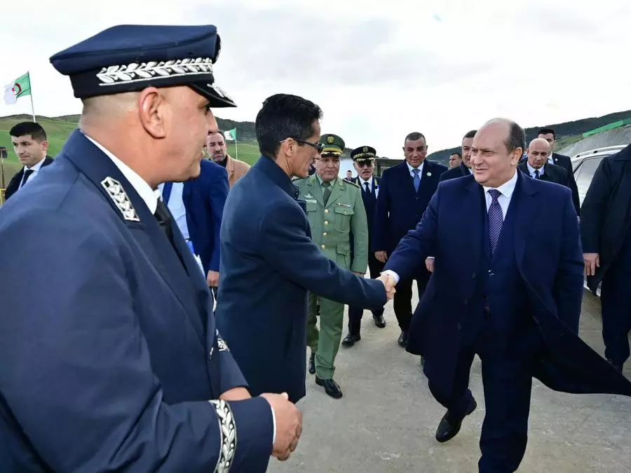 Le Premier ministre effectue une visite de terrain dans la wilaya de Souk Ahras