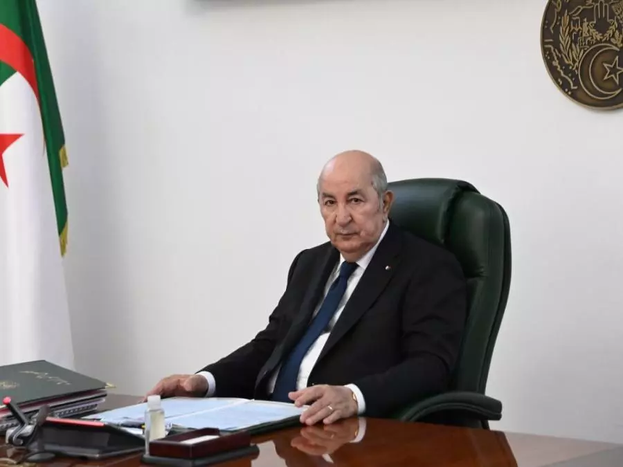 Le président de la République signe deux décrets présidentiels portant mesures de grâce en faveur de détenus
