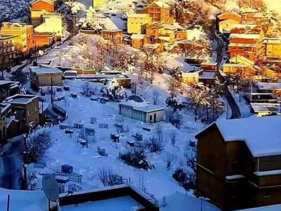 Chutes de neige à partir de demain mardi sur les reliefs dépassant 1 000 mètres