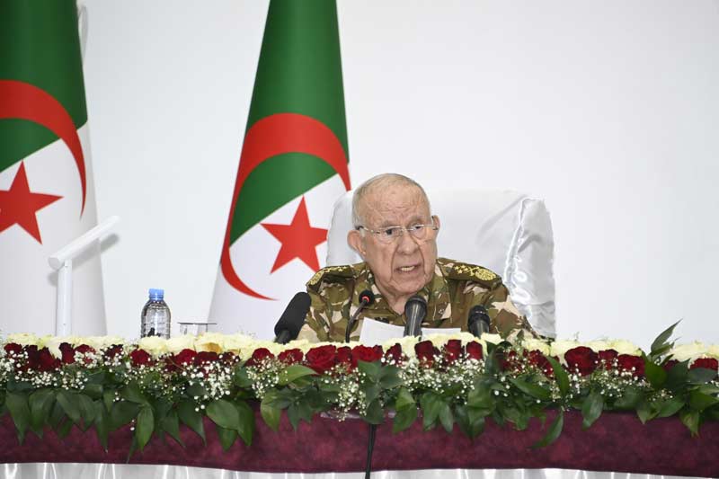 Chanegriha en visite à la 3e Région militaire : «L’Algérie demeure solide face aux turbulences mondiales»