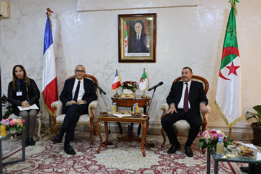 Relation algéro-françaises: Sayoud la semaine prochaine à Paris