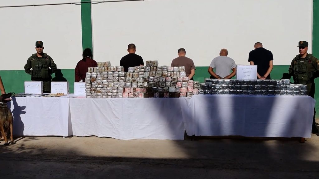 El Bayadh et Mascara : Arrestation de 10 narcotrafiquants et saisie d’une quantité considérable de cocaïne et de kif traité