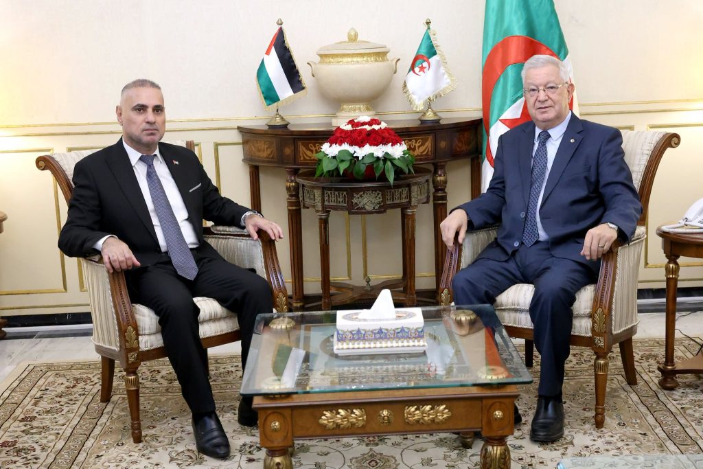 Palestine: Alger maintient la pression diplomatique