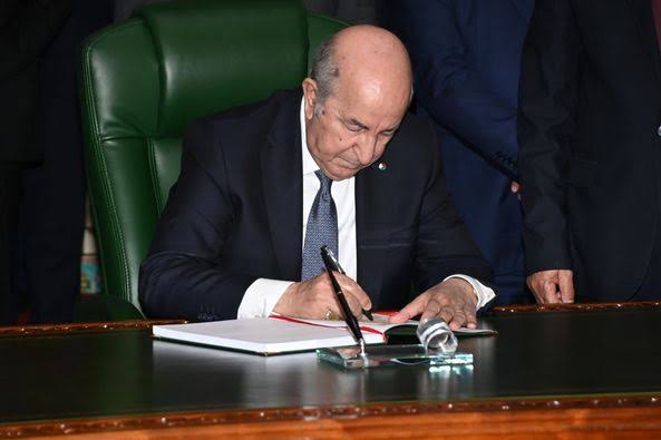 Le président de la République signe un décret présidentiel portant grâce au profit de 5539 détenus